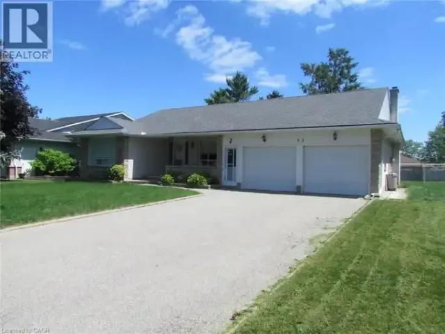 2 Bedroom House Kitchener ON 103798543