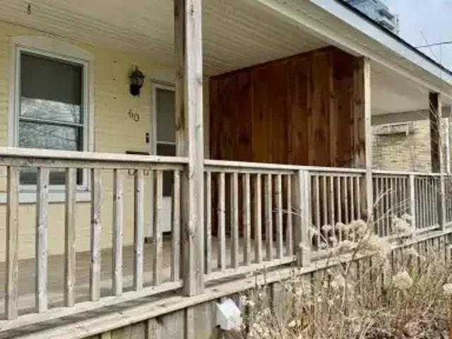 2 Bedroom House Kitchener ON 104036381