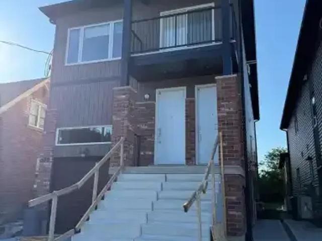 2 Bedroom House Kitchener ON 104224677