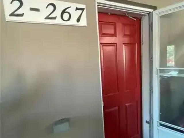 2 Bedroom House Kitchener ON 104638554