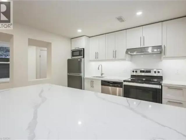 2 Bedroom House Kitchener ON 105151010