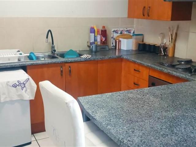 2 Bedroom House in Comet