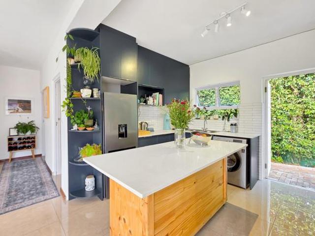 2 Bedroom House in Constantia