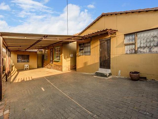 2 Bedroom House in Cosmo City