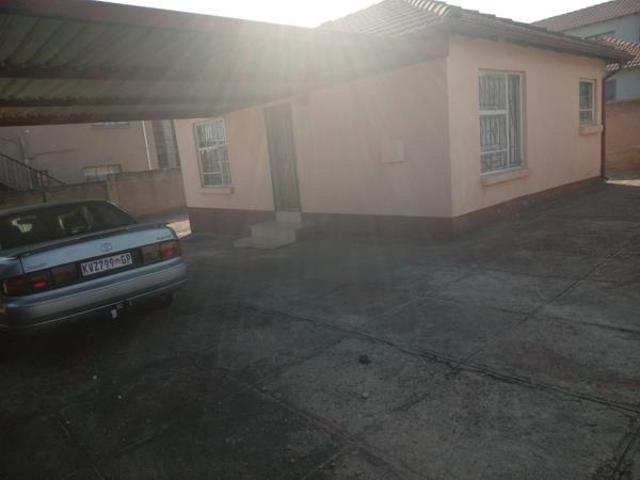 2 Bedroom House in Cosmo City