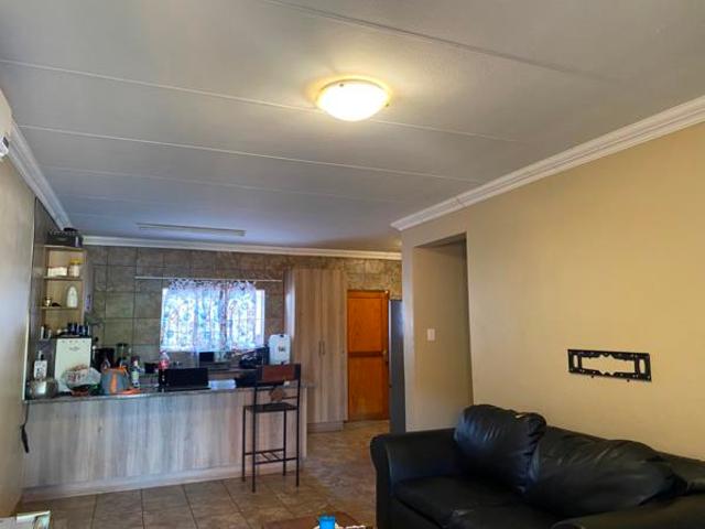 2 Bedroom House in Chroom Park