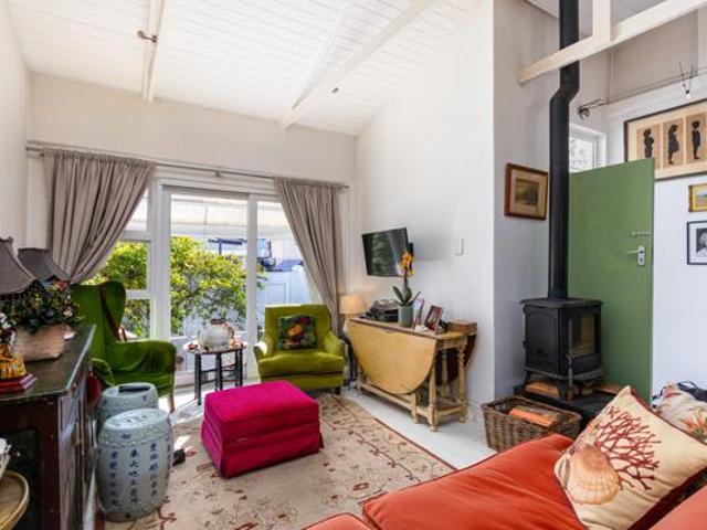 2 Bedroom House in Claremont Upper