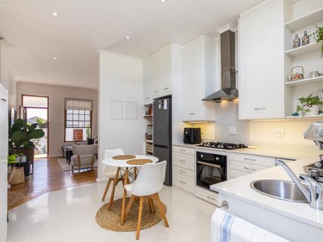 2 Bedroom House in Claremont