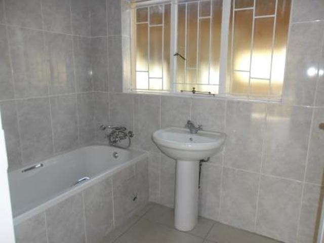 2 Bedroom House in Clayville East