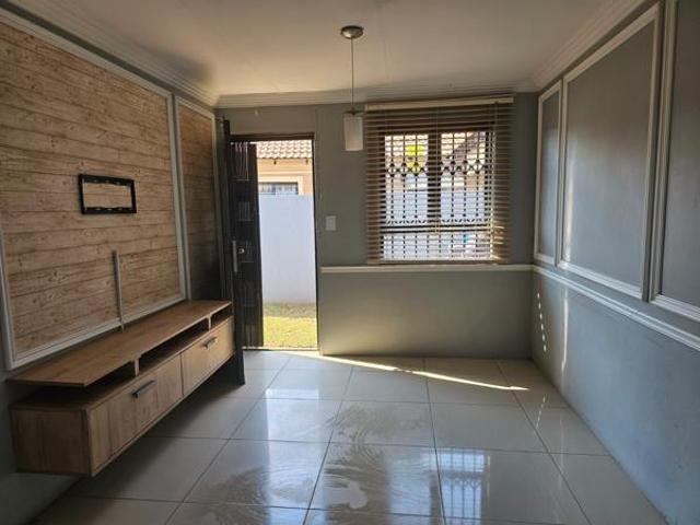 2 Bedroom House in Crystal Park