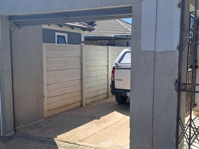 2 Bedroom House in Crystal Park