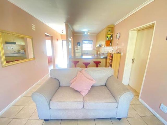 2 Bedroom House in Amandelsig