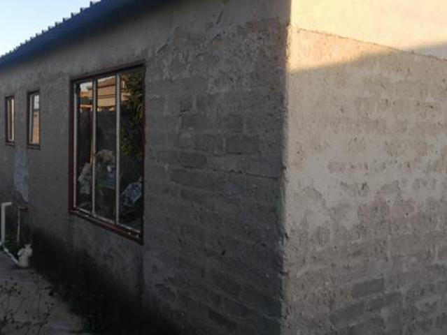 2 Bedroom House in African Jewel