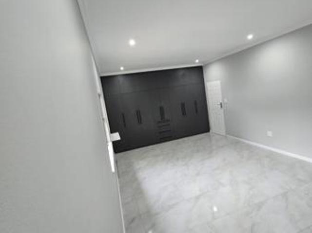 2 Bedroom House in Arboretum
