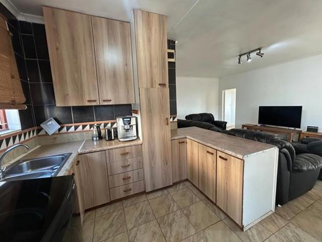 2 Bedroom House in Bothas Hill