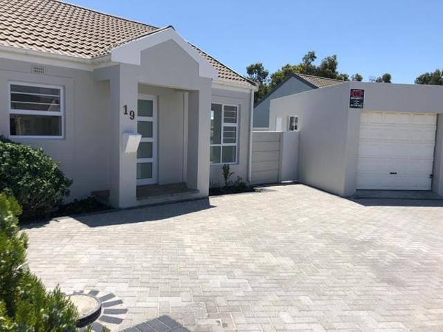 2 Bedroom House in Bothasig
