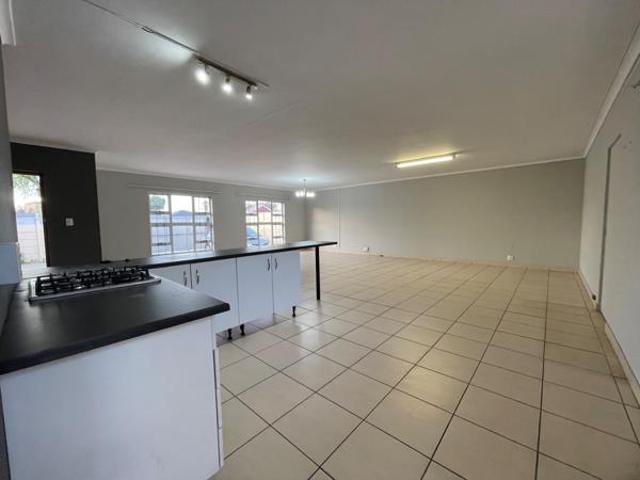 2 Bedroom House in Bothasig