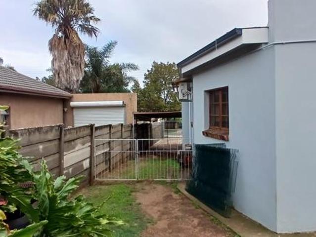 2 Bedroom House in Bothasrus