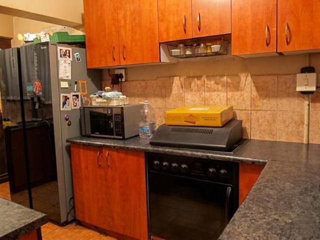 2 Bedroom House in Bonteheuwel