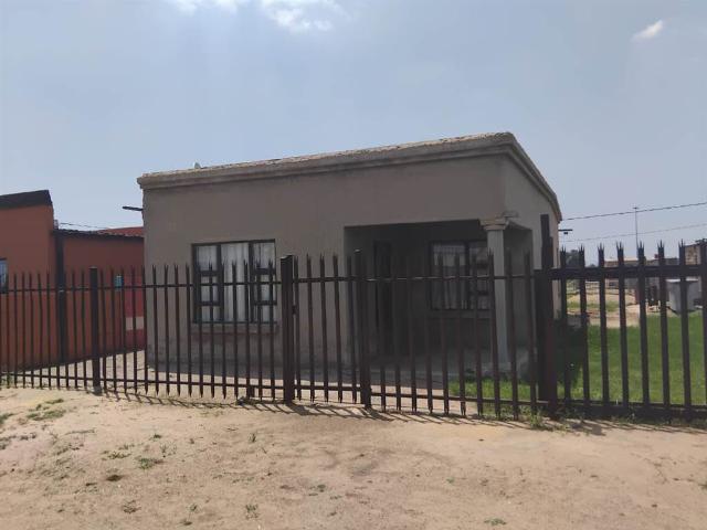2 Bedroom House in Bophelong