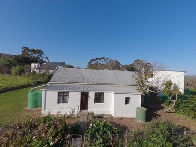 2 Bedroom House in Baardskeerdersbos