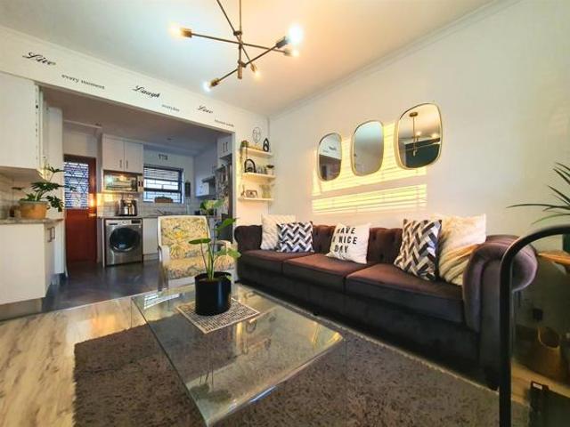 2 Bedroom House in Bardale Village