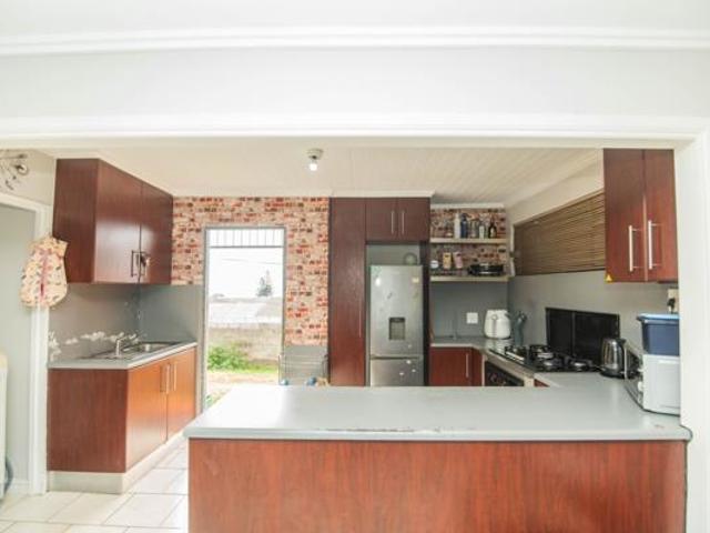 2 Bedroom House in Bethelsdorp