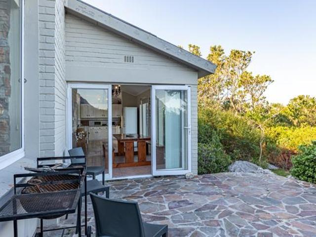 2 Bedroom House in Bettys Bay