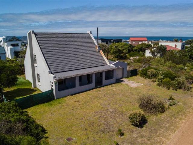 2 Bedroom House in Bettys Bay
