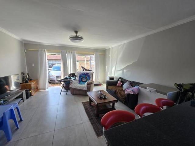 2 Bedroom House in Beacon Bay