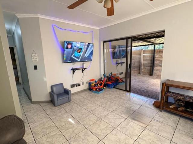 2 Bedroom House in Beaconsfield