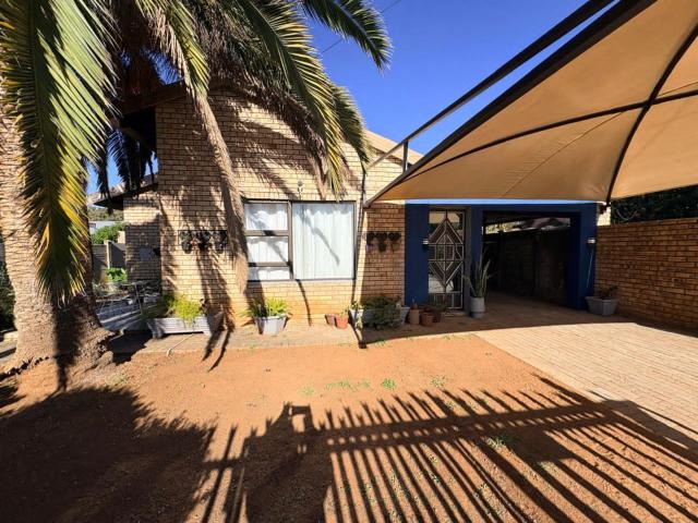 2 Bedroom House in Beaconsfield