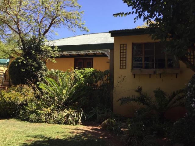 2 Bedroom House in Bedford Gardens