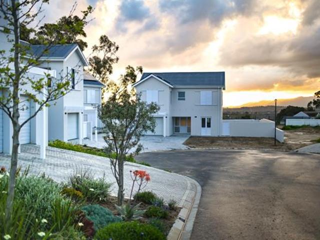 2 Bedroom House in Berg En Dal