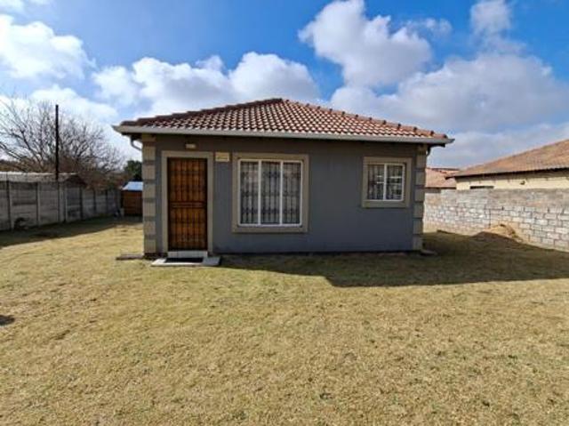 2 Bedroom House in Bergsig