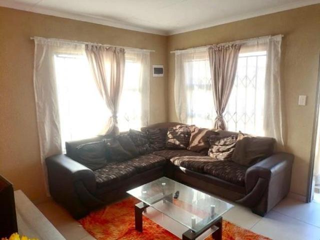 2 Bedroom House in Bergsig
