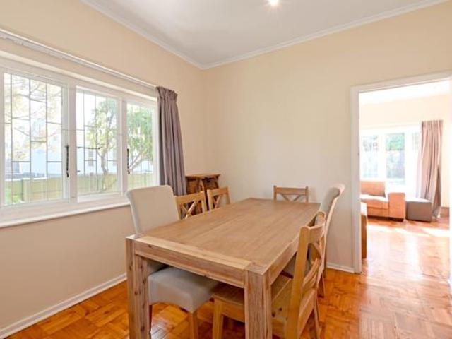 2 Bedroom House in Bergvliet
