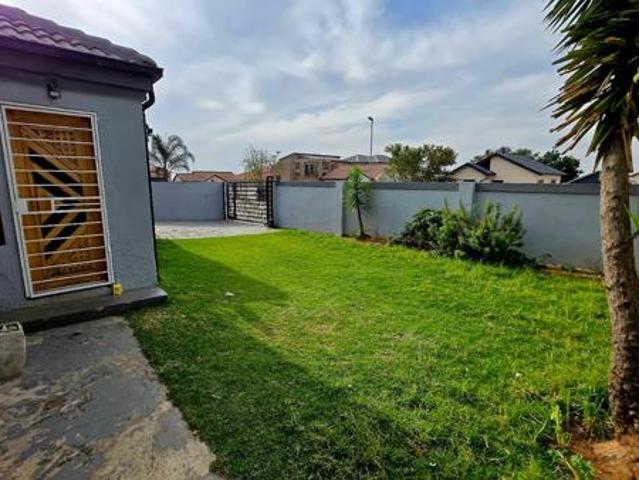 2 Bedroom House in Birch Acres