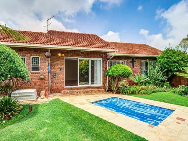 2 Bedroom House in Birchleigh North
