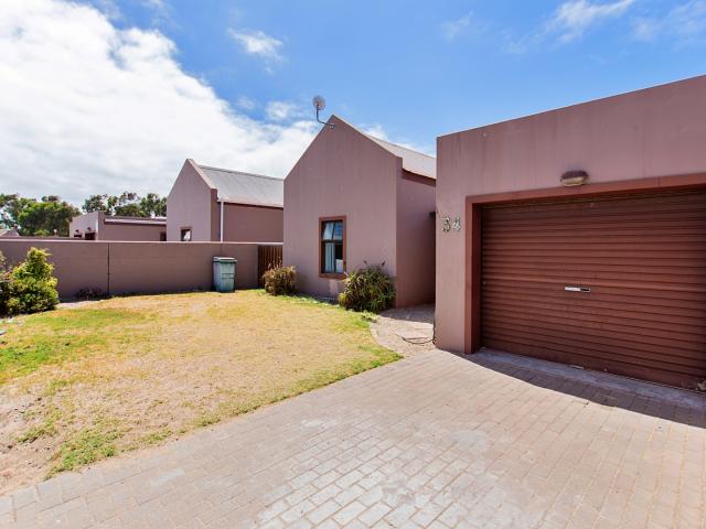 2 Bedroom House in Bluewater Bay