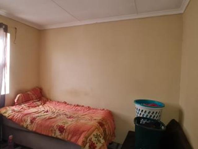2 Bedroom House in Bloemendal