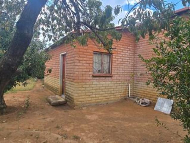 2 Bedroom House in Bloemfontein Central