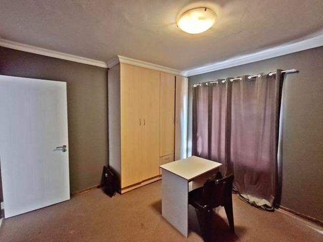 2 Bedroom House in Vredenhof SH