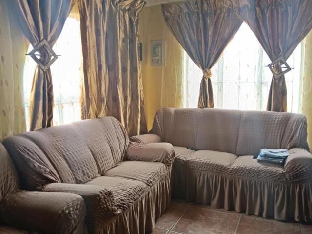 2 Bedroom House in Blomanda