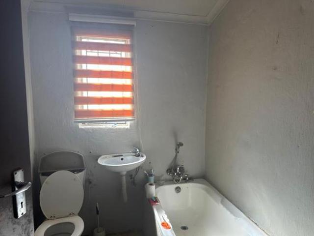 2 Bedroom House in Blomanda