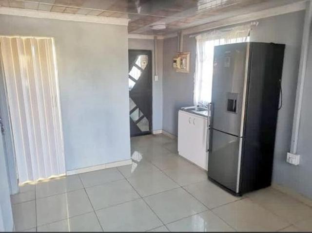 2 Bedroom House in Blomanda