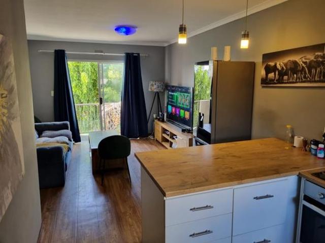 2 Bedroom House in Blouberg Sands