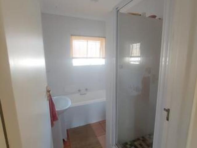 2 Bedroom House in Bloubergstrand