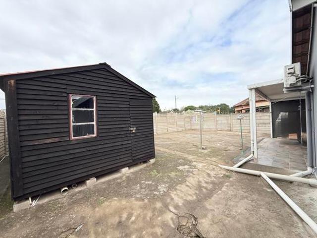 2 Bedroom House in Brackenham