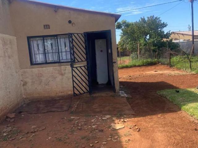 2 Bedroom House in Braamfischerville